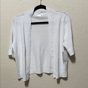 89+ Madison Women's Bleached White Cropped Sweater. NWT. Size M.